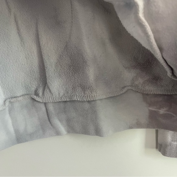 The Laundry Room Stay Home Cigarette Ad 2020 Graphic United We Chill Unisex L - Picture 6 of 7